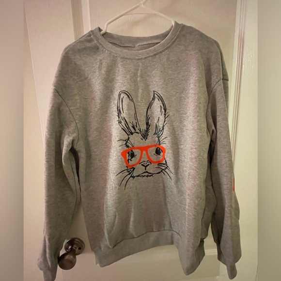 🐰 Rabbit Heart Sweatshirt - Picture 8 of 10